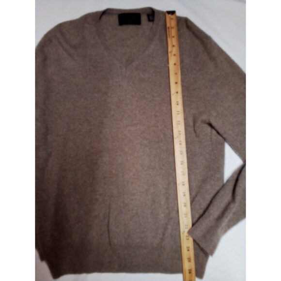 Women's Black Brown Brand Cashmere Sweater Light Tan Color Size Lrg Small Holes - Picture 10 of 13